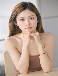 美女食神迅雷下载
