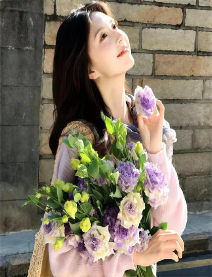 《我的三十八岁植物人女友》同类型作品对比：风格差异与特色比较，经典重现